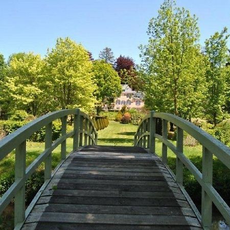 Le Charme Villa Mezilles Bagian luar foto
