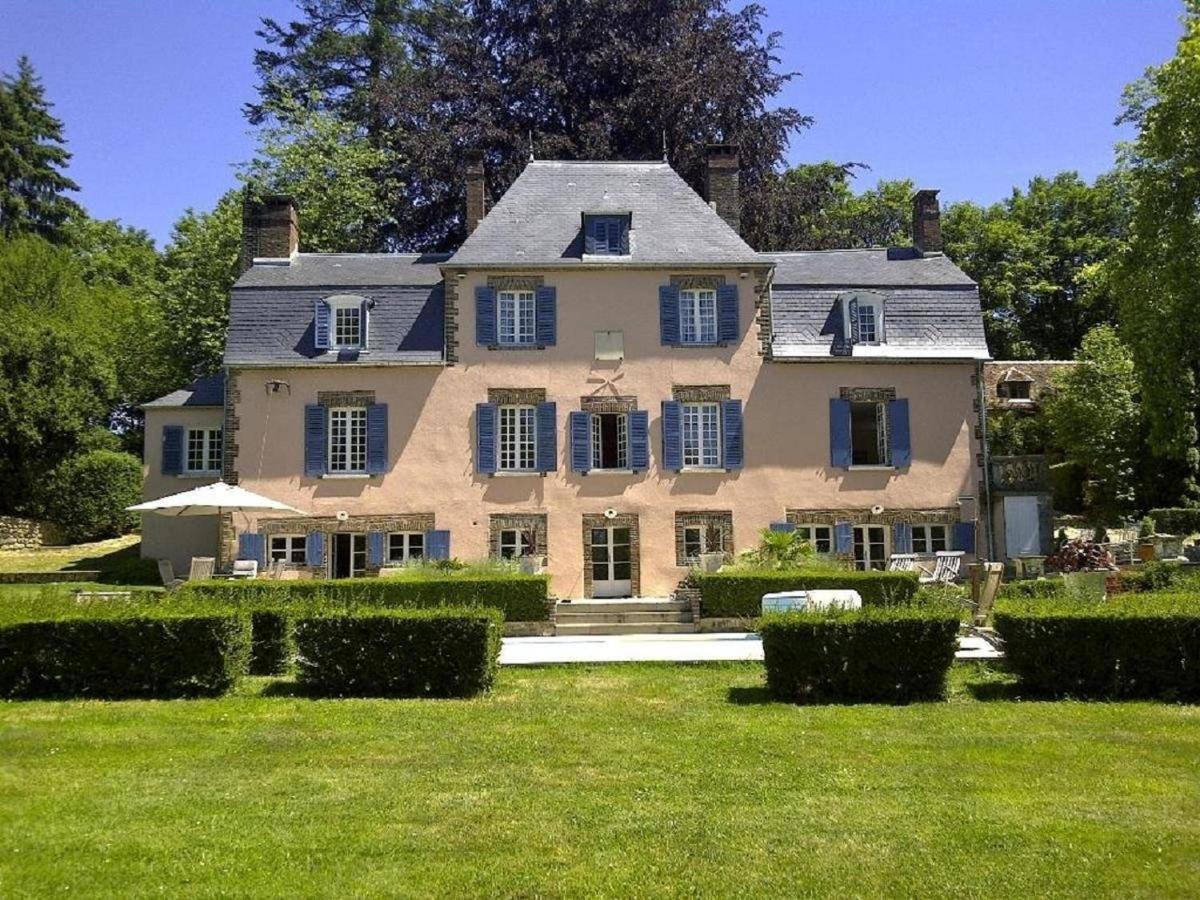 Le Charme Villa Mezilles Bagian luar foto