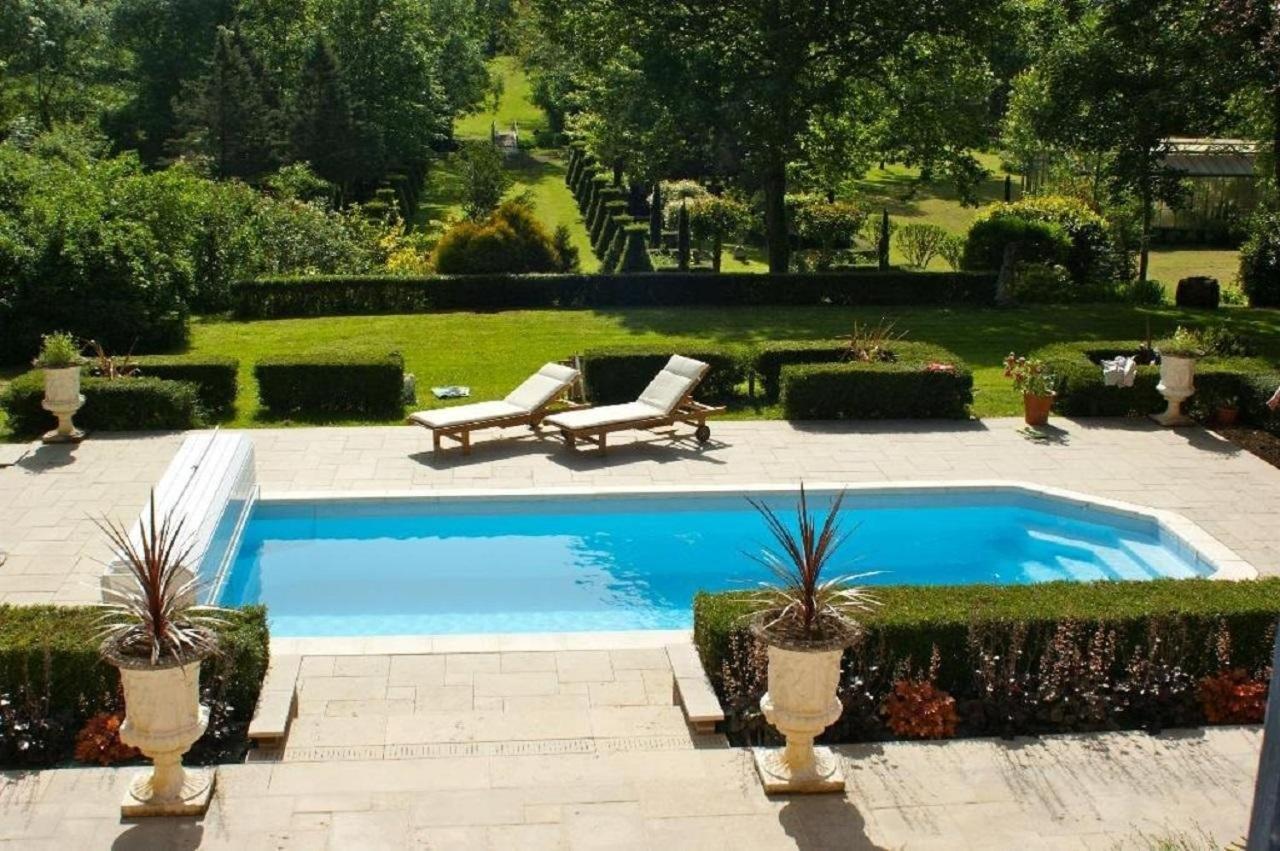 Le Charme Villa Mezilles Bagian luar foto